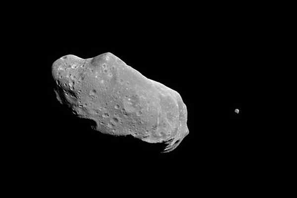 Asteroid vs. Komet