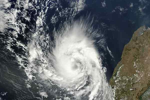 Cyclone vs. Ouragan