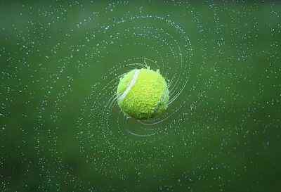 Perbedaan antara bulu tangkis dan tenis