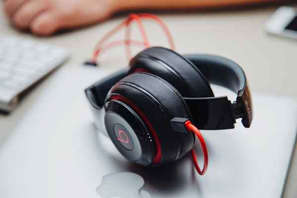 Perbedaan antara Beats Studio 2 dan Beats Studio 3