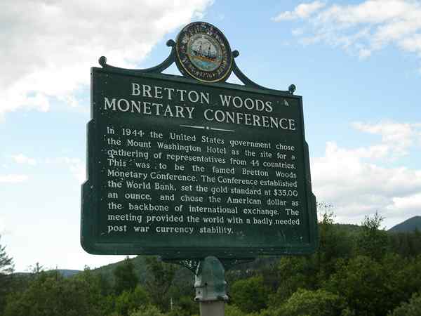 Diferencia entre el sistema Bretton Woods y el estándar de oro
