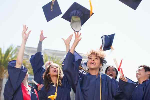 Perbedaan antara perguruan tinggi dan universitas