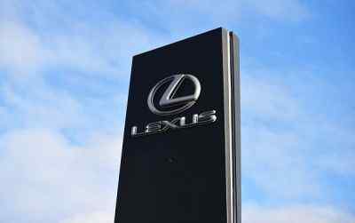 Perbedaan antara Lexus adalah, ES dan GS