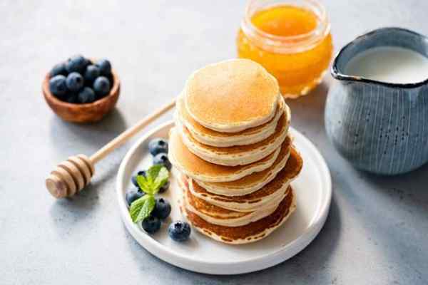 Diferencia entre panqueques de leche y panqueques de suero de leche