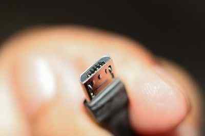 Perbezaan antara USB mini dan USB mikro
