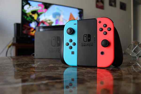 Perbezaan antara Nintendo Switch dan Lite