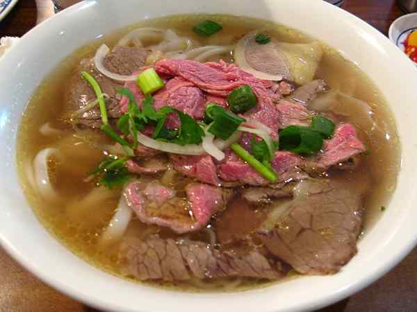 Perbedaan antara pho dan ramen