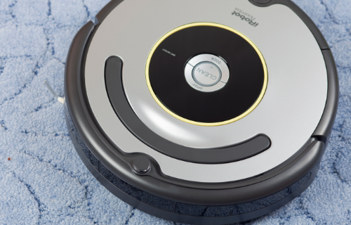 Różnica między Roomba i Dyson