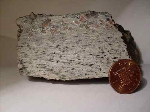 Perbezaan antara schist dan gneiss