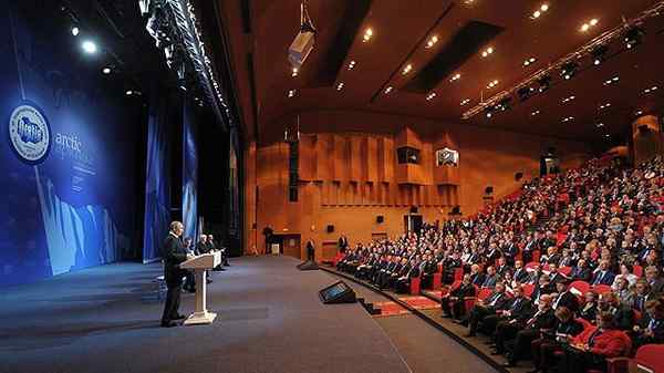 Diferencia entre discurso y debate