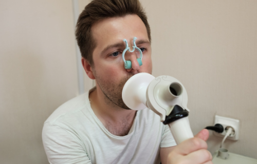 Perbezaan antara meter aliran spirometri dan puncak