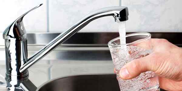 Mineralwasser vs. Leitungswasser
