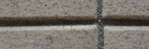 Sanded grout vs. Grout yang tidak dijelaskan