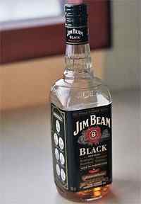 Perbedaan antara Jim Beam dan Jack Daniels