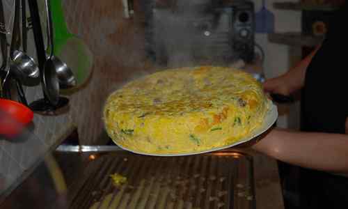 Perbezaan antara quiche dan frittata